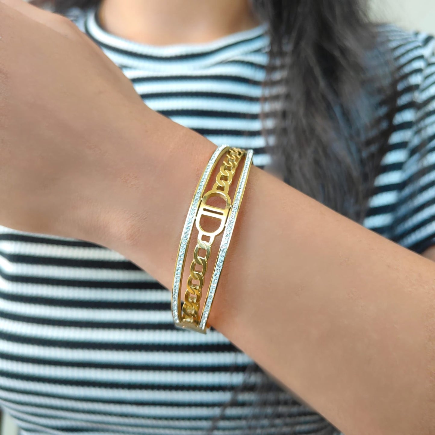 STUDDED LOOP BRACELET