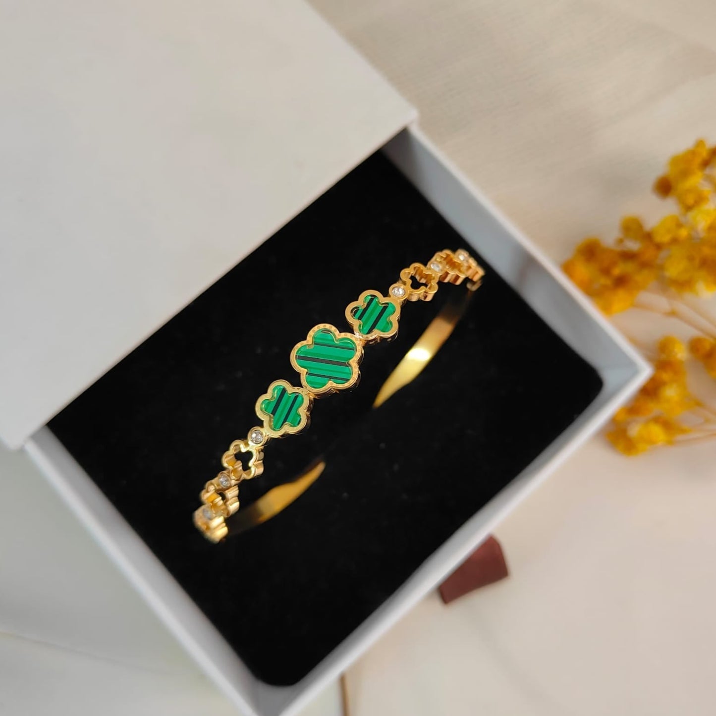 EMERALD DIAMOND BRACELET
