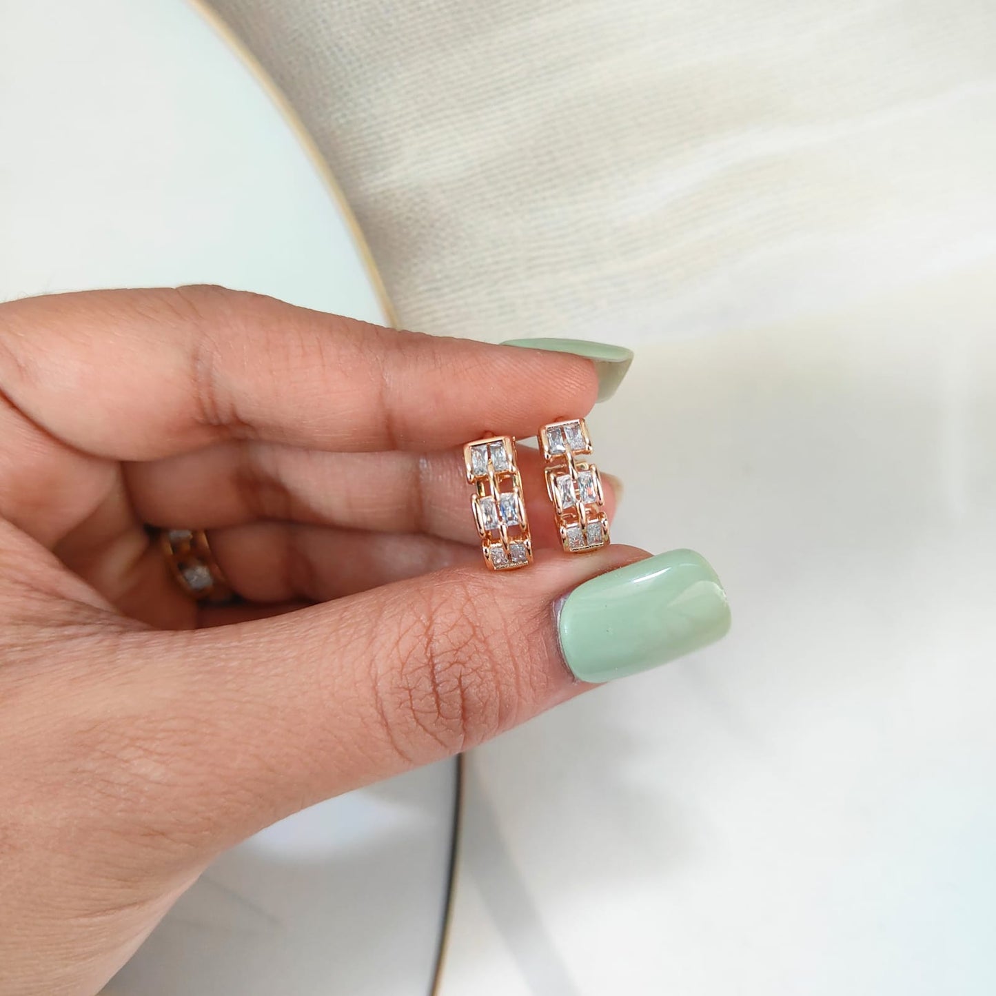 LINK CHAIN DIAMOND HOOPS