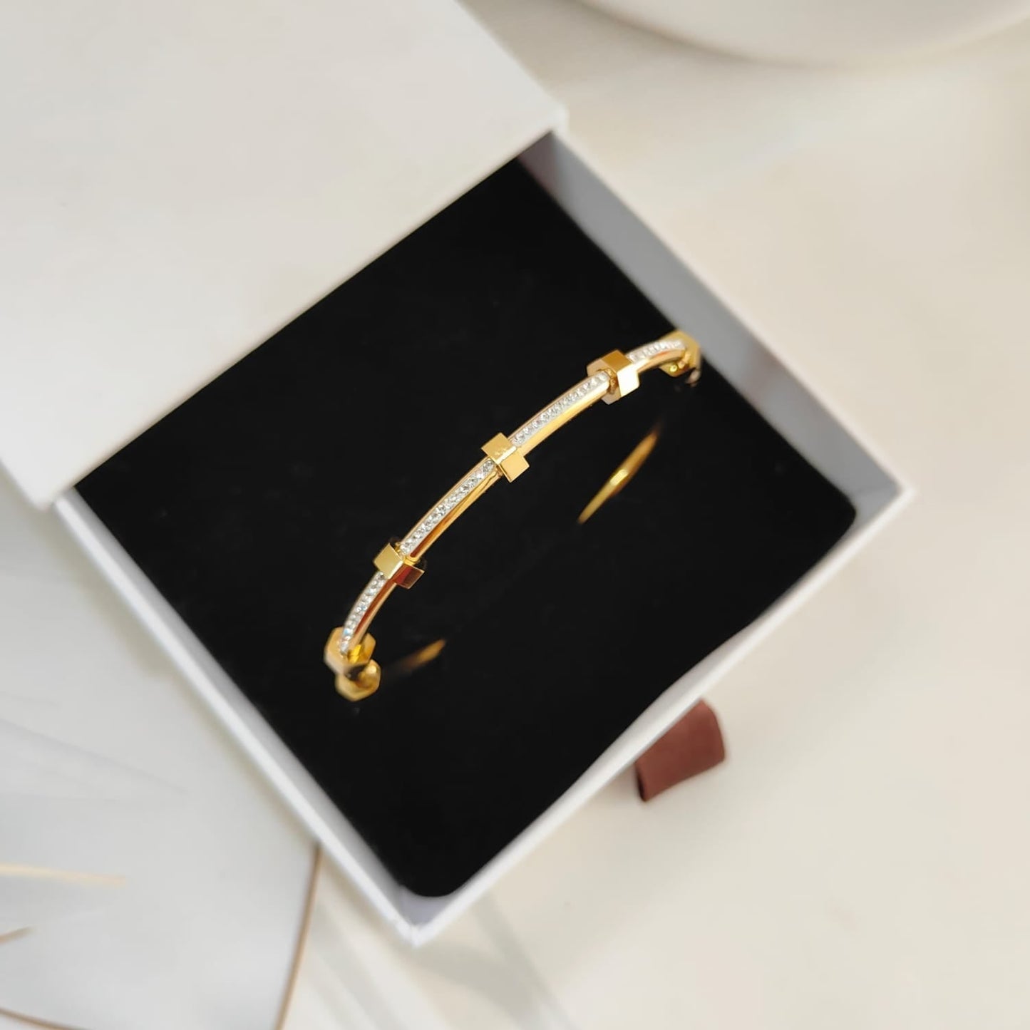 BOLD BOUND BRACELET 277