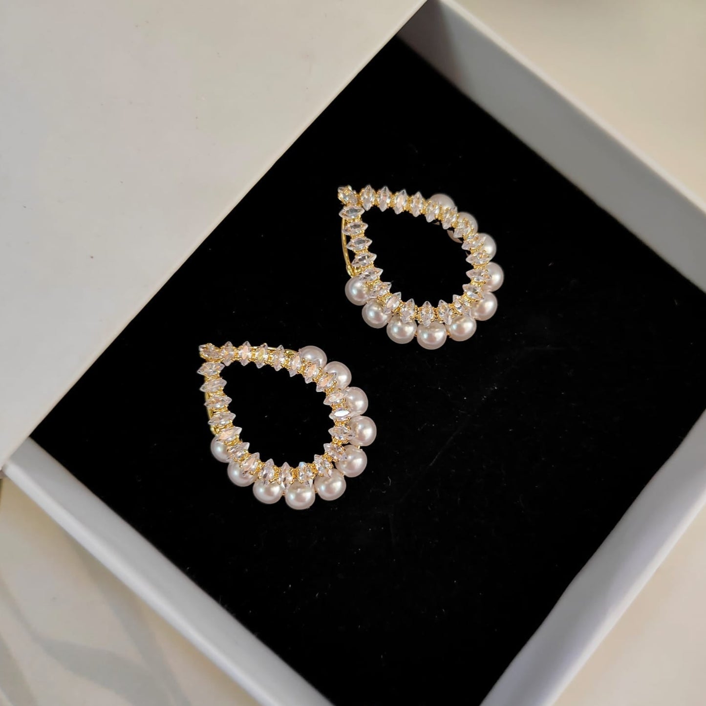LUXURY PEARL STUD 352