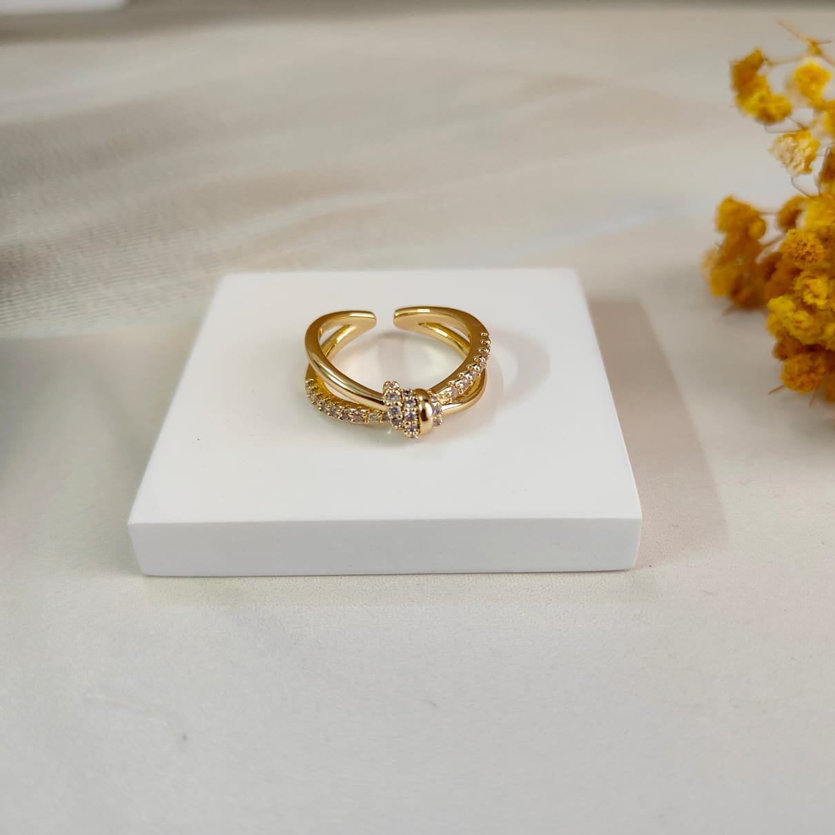 DOUBLE LINE CROSS RING