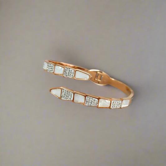 PREMIUM MOP TOP OPEN BRACELET