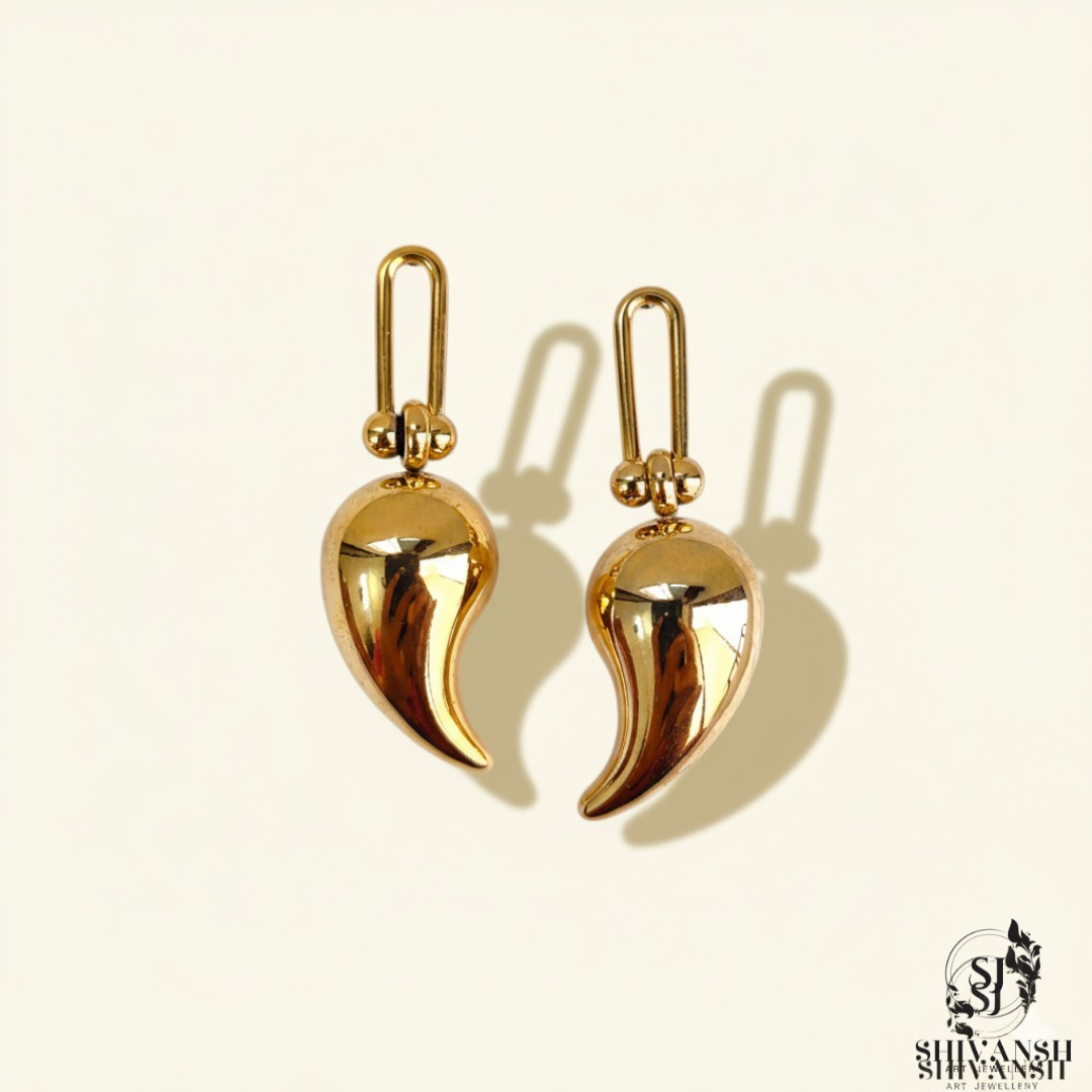 GOLD TEARDROP DANGLE EARRINGS