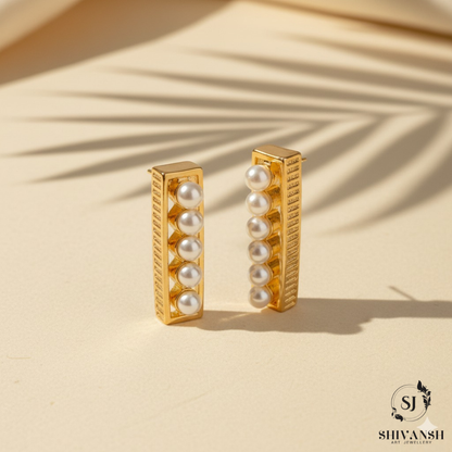 PEARL LINE STATEMENT EARRING 173