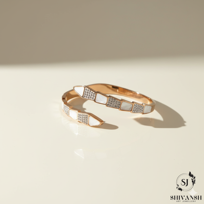 PREMIUM MOP TOP OPEN BRACELET