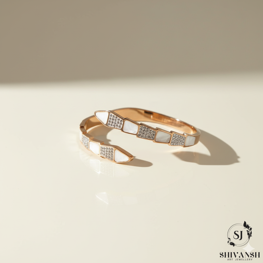 PREMIUM MOP TOP OPEN BRACELET