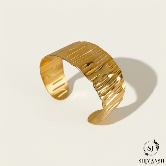 TIMELESS BRASS ADJUSTABLE HAND CUFF