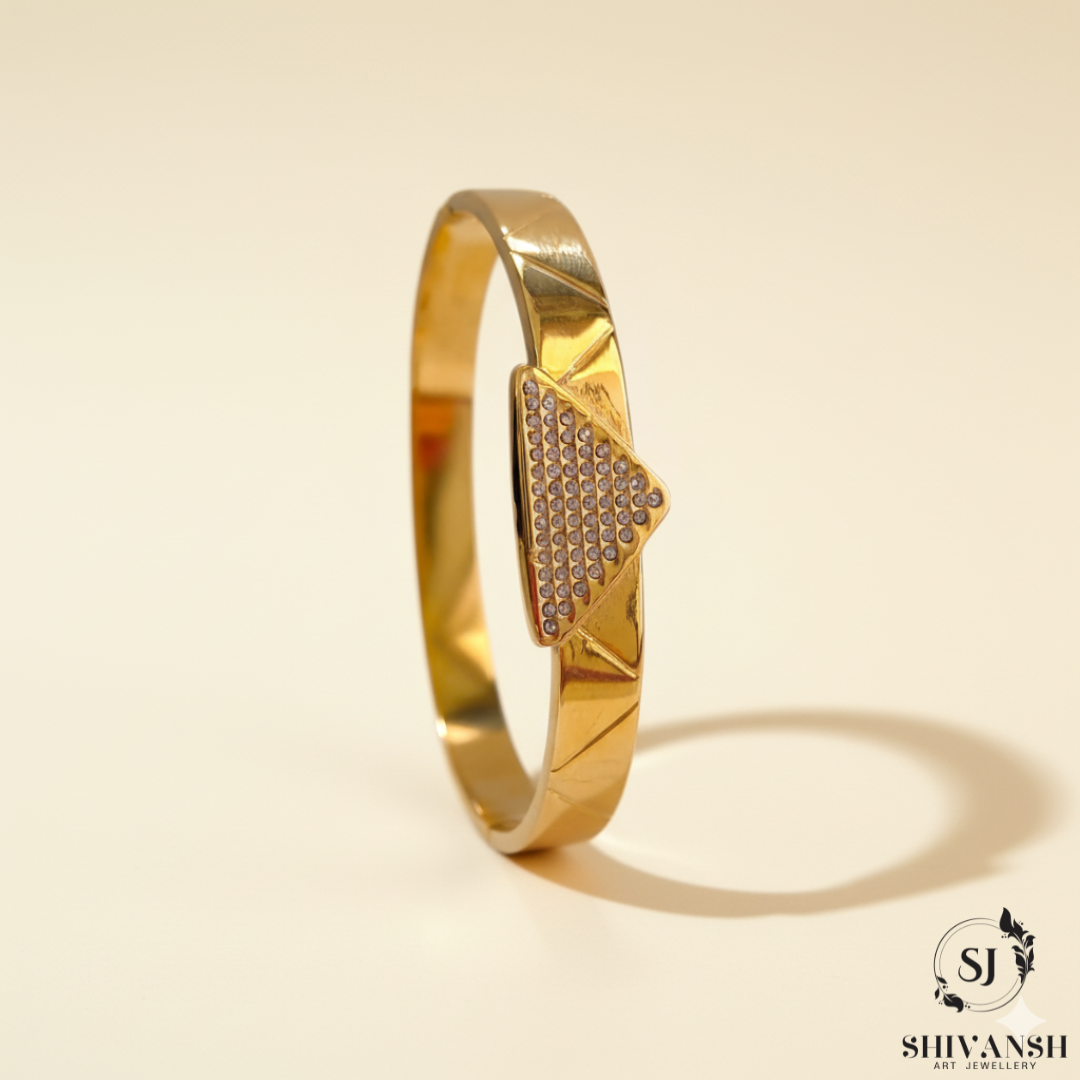 CLASSICAL TRIANGLE DIAMOND BRACELET