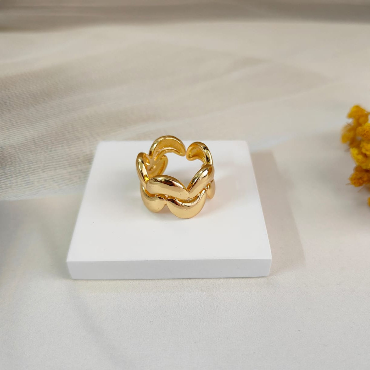 WAVY RING