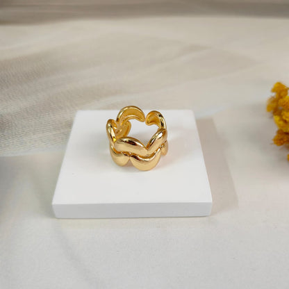 WAVY RING