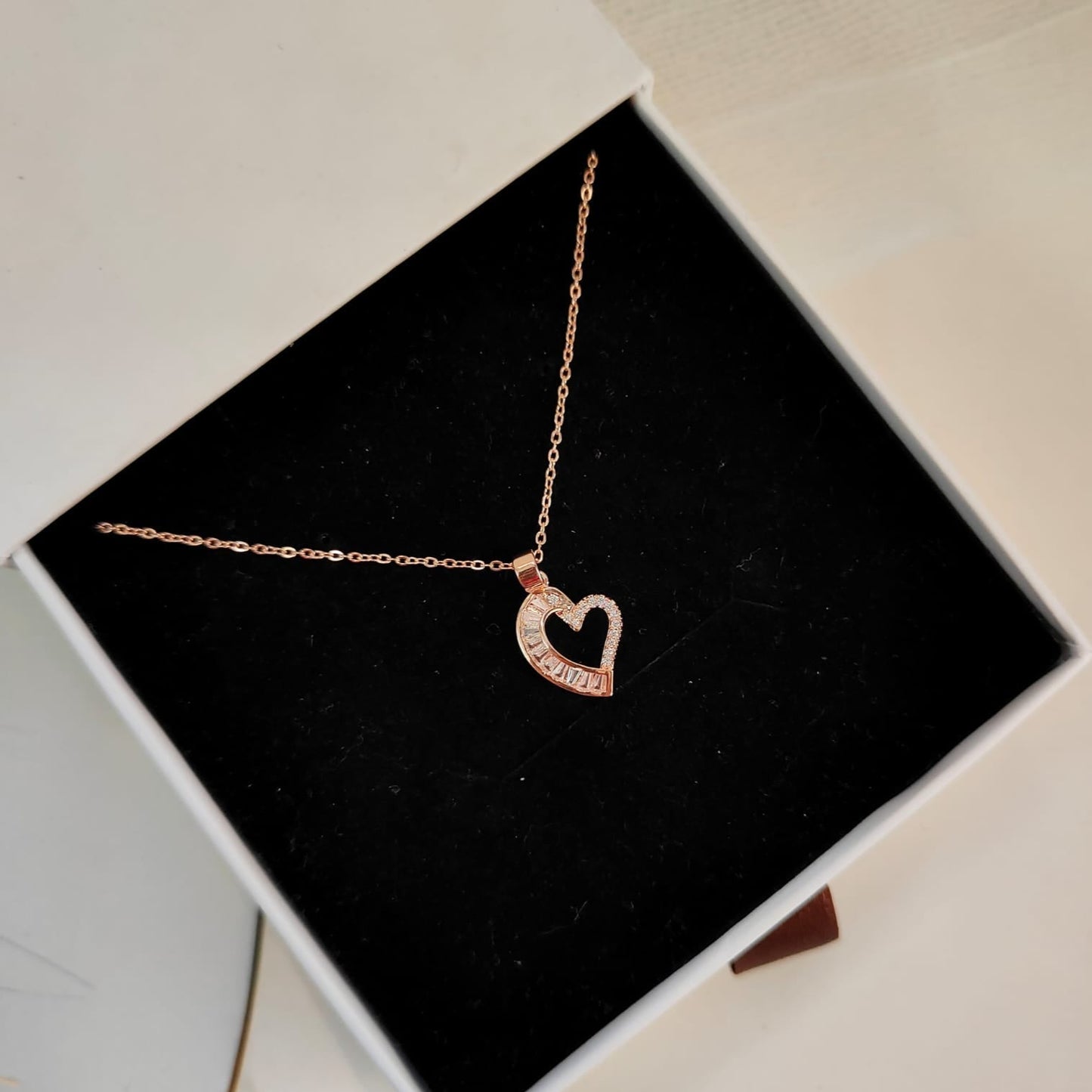 DIAMOND HEART NECKLACE 134