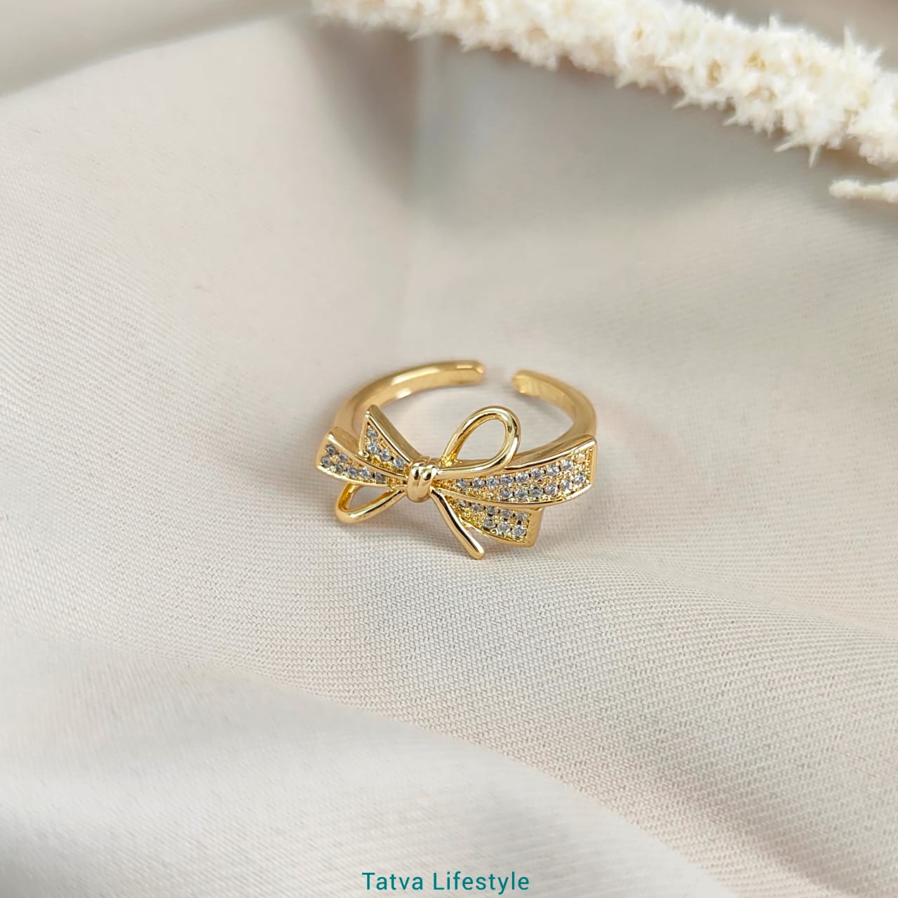 DIAMOND BOW RING 421