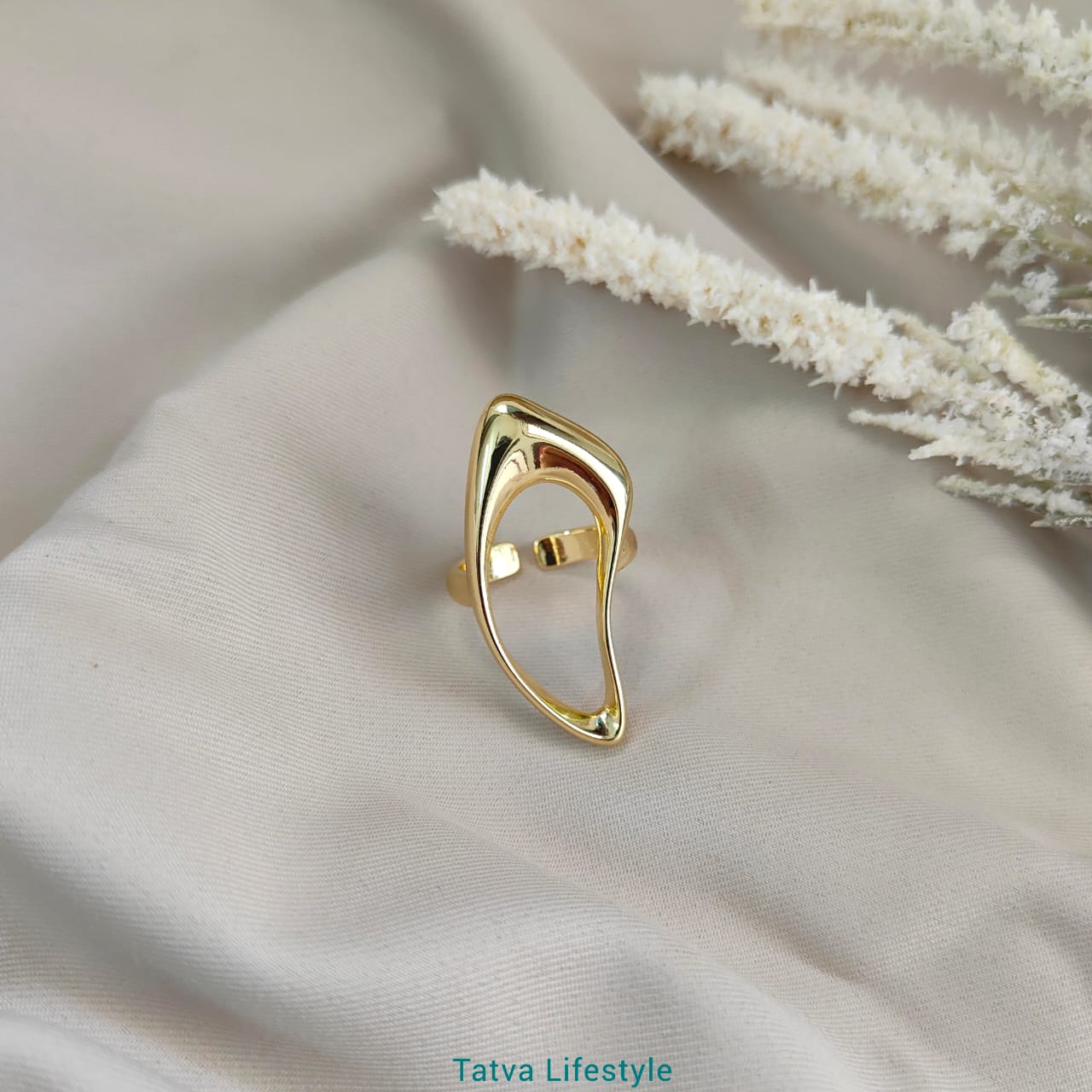 STATEMENT RING 384