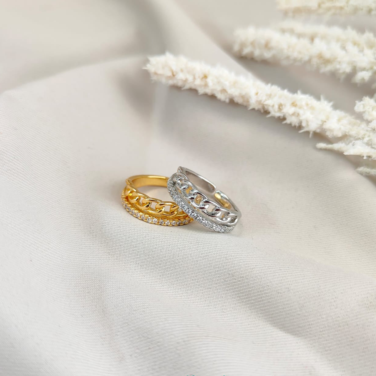 CHAINLINE GLOW RING