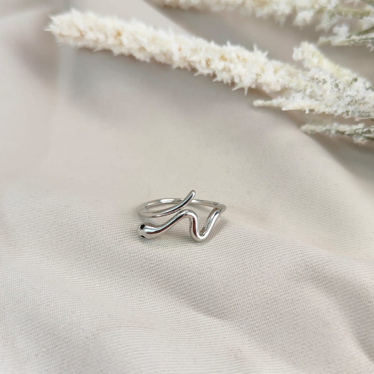 SIMPLE SILVER SNAKE RING 413