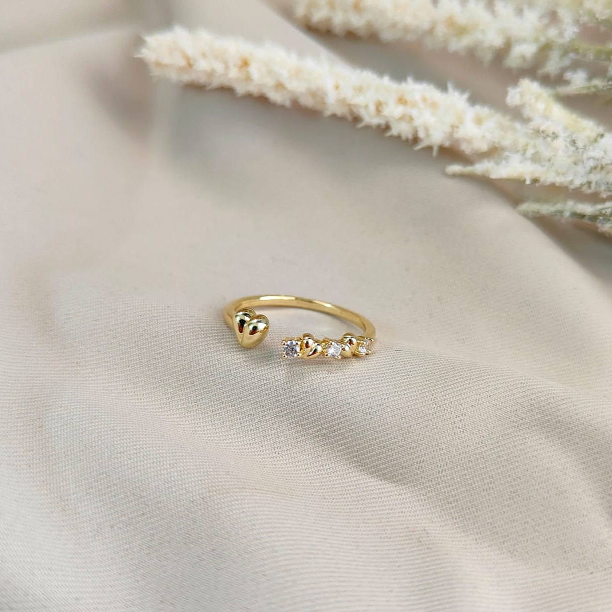 TOP OPEN MINI HEART RING 396