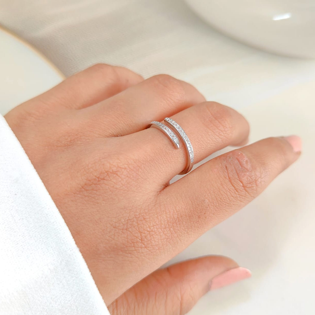 TOP OPEN SILVER RING 379