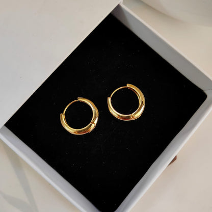 SIMPLE GOLDEN HOOPS 377