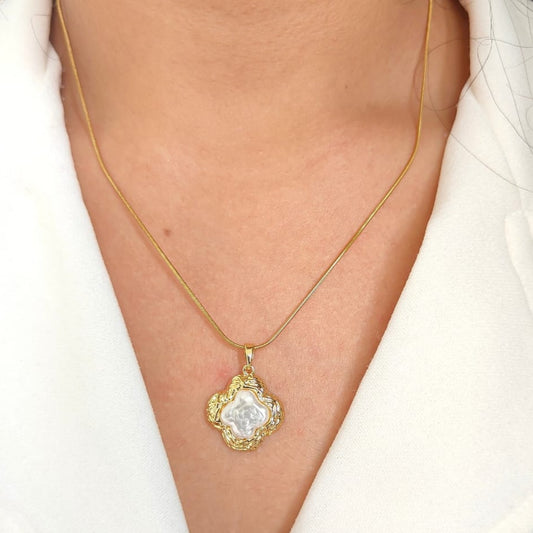 MOTHER OF PEARL NECKLACE