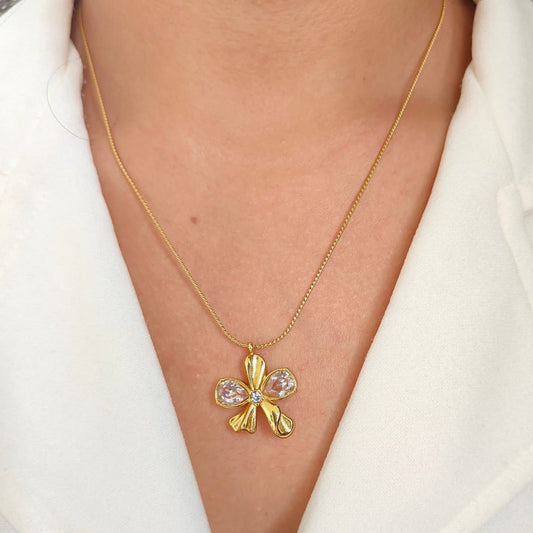 BOW DIAMOND NECKLACE