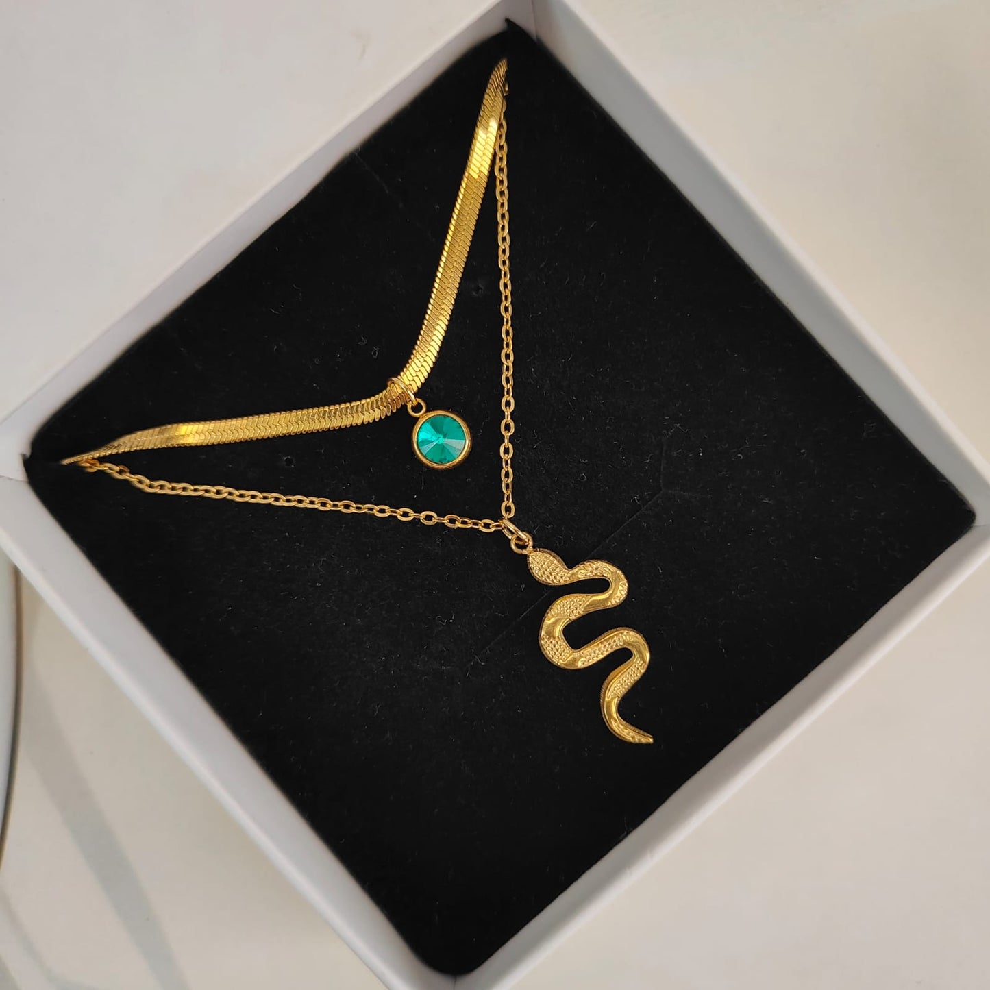 EMRALD TWO LAYER SNAKE CHAIN NECKLACE