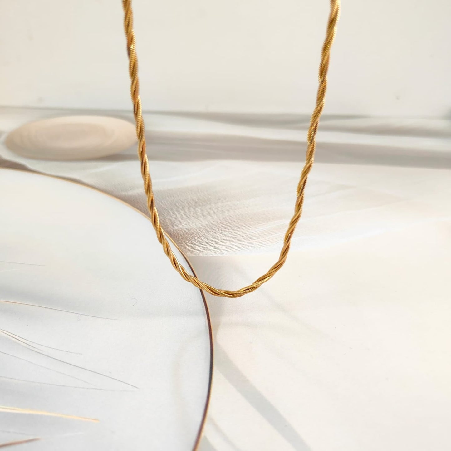 TWISTED NECKLACE