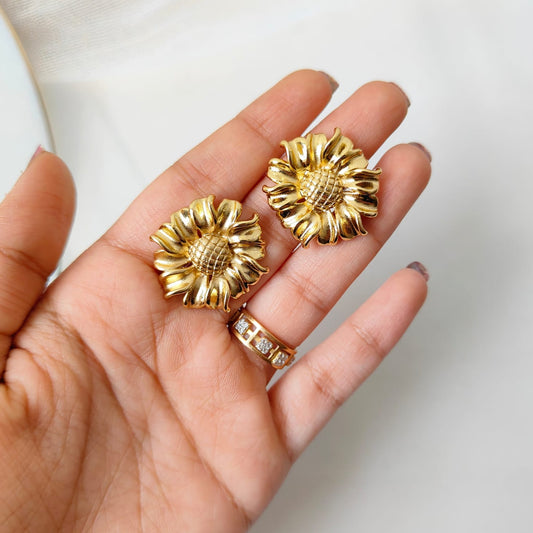 SUNFLOWER STUD
