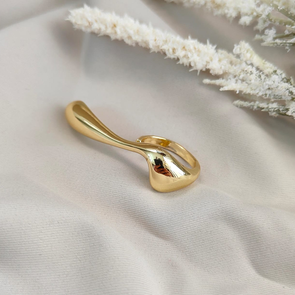 STATEMENT RING
