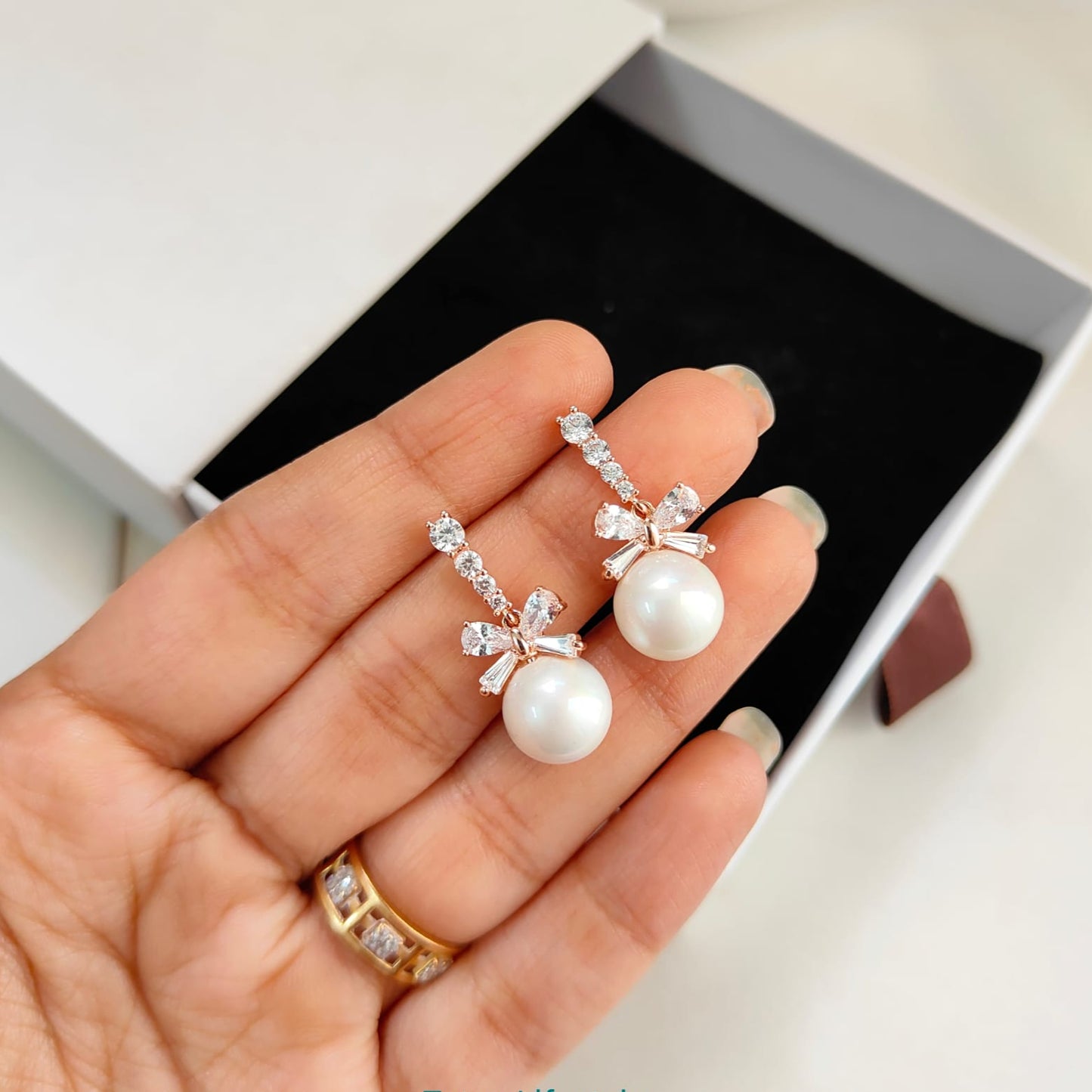PEARL DROP EARRINGS