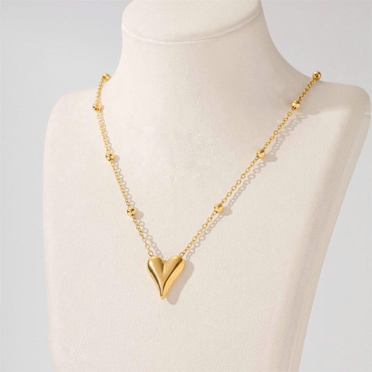 STATEMENT HEART NECKLACE